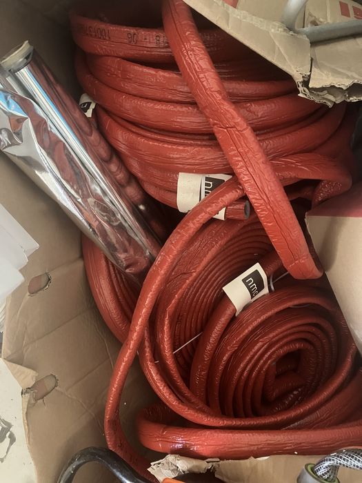 Otulina do rur, spinki do takera podlogowka