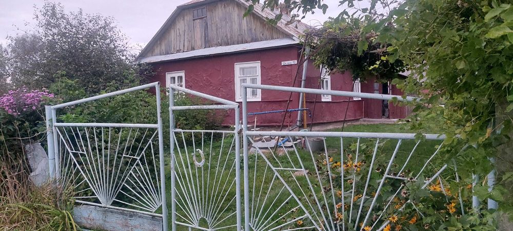 Будинок з земельною ділянкою в с.Журавники Волинська обл.