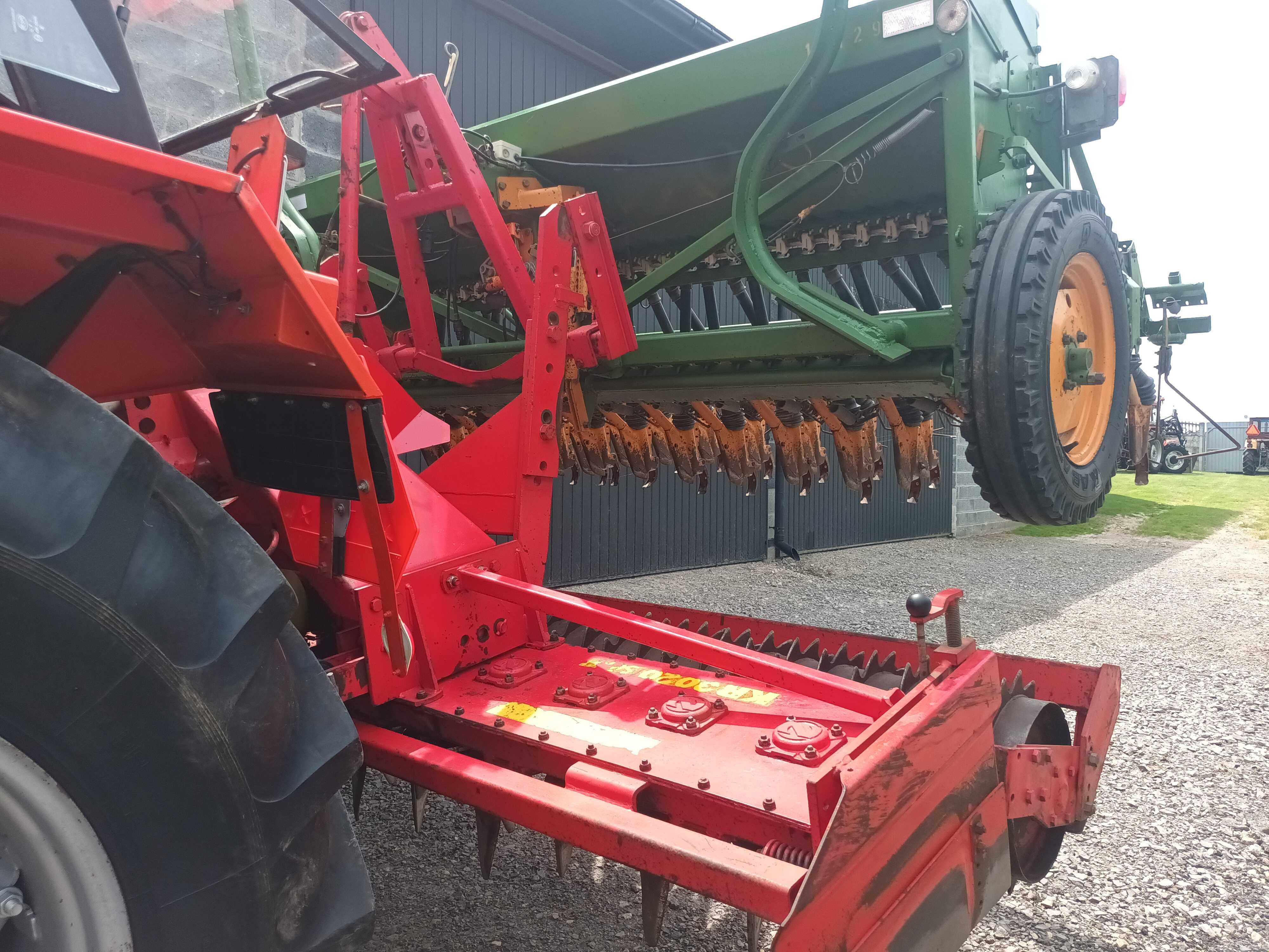 Agregat uprawowo siewny Niemeyer KR3020 Super + Siewnik Amazone D7/30