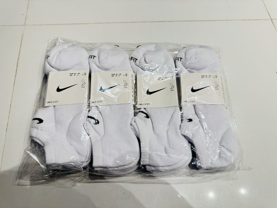 Skarpetki Nike czarne i białe  12 par