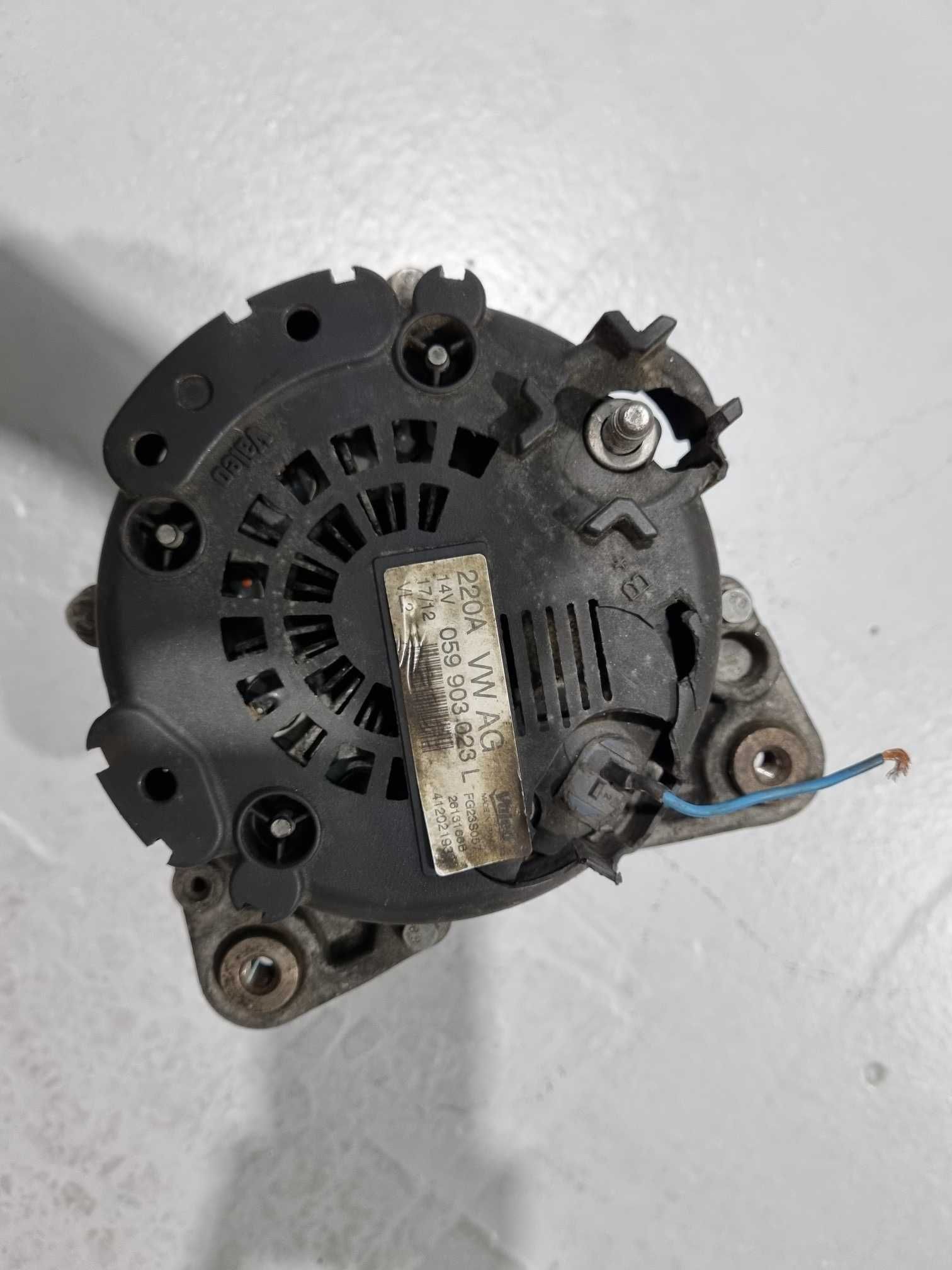 Alternador VW marca Valeo