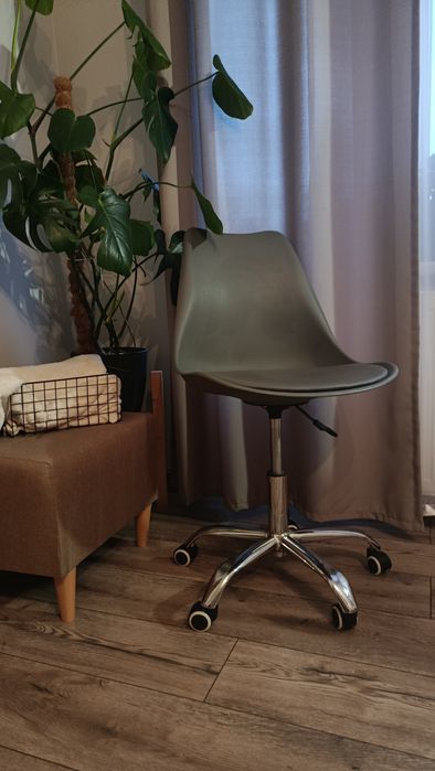 Krzesło do biurka obrotowe