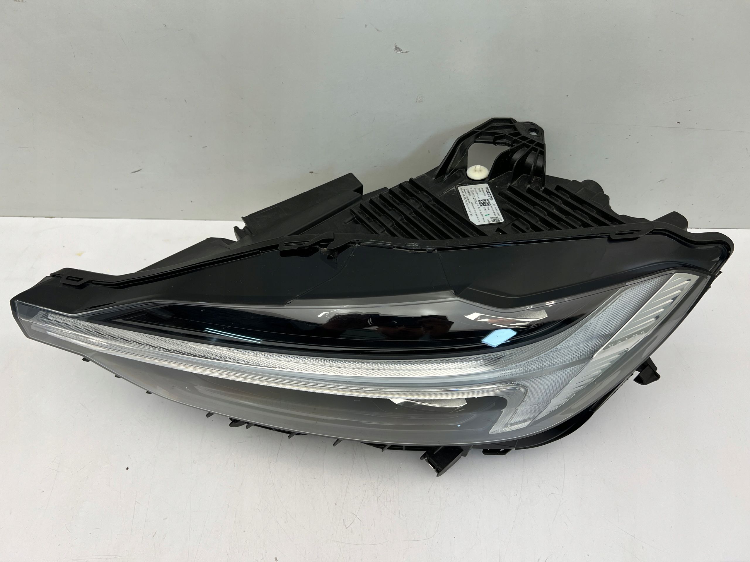 Volvo XC60 II Lift Lampa Przednia Lewa Full Led 2022