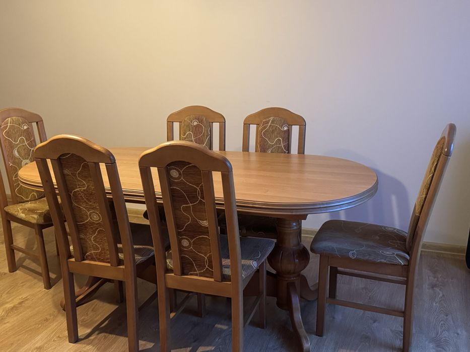 Sprzedam zestaw stół+ 6 krzeseł