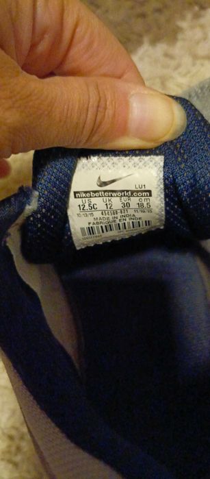 Buty NIKE dla chłopca, rozmiar 30