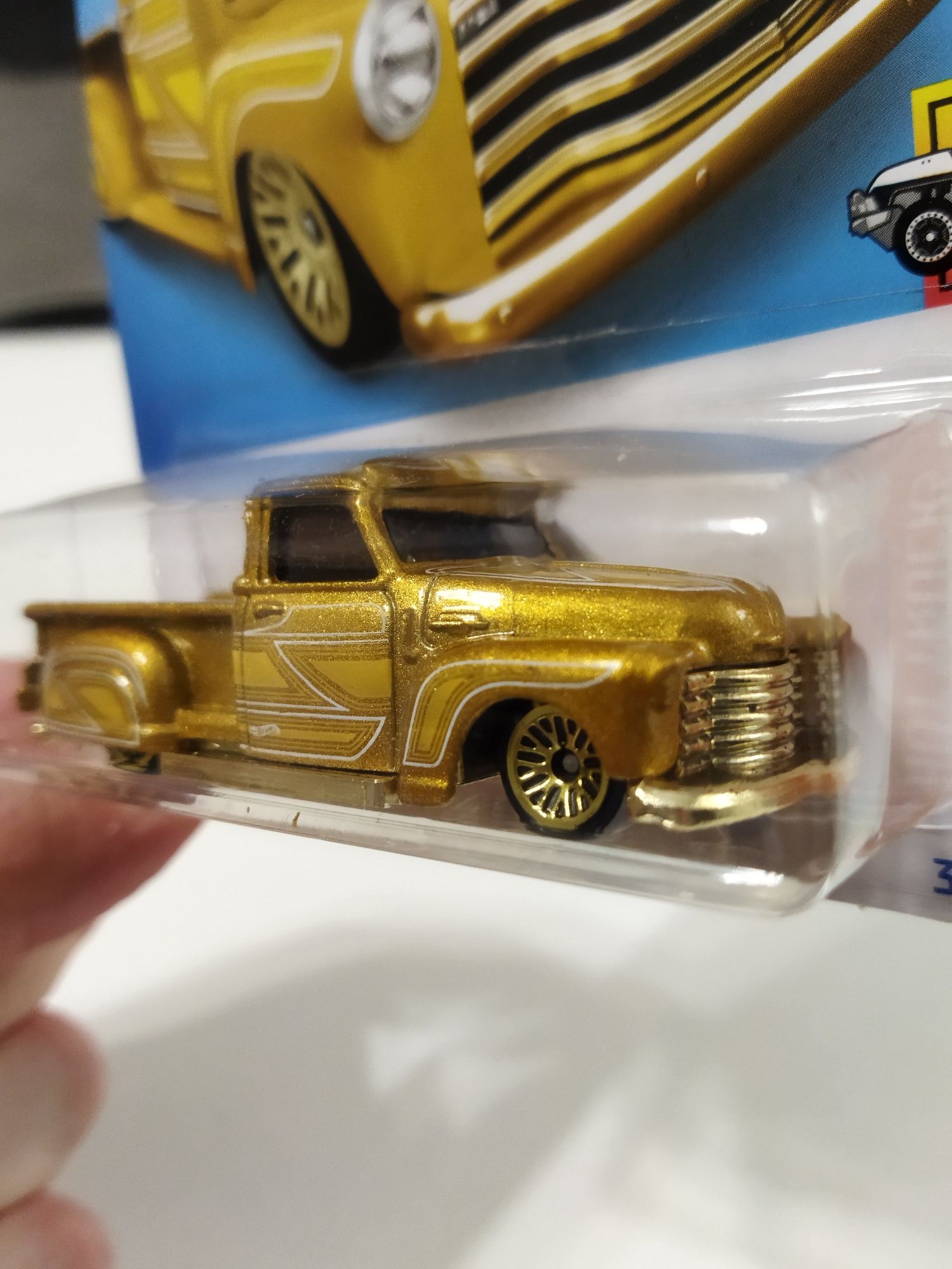 Hot Wheels Chevrolet Pickup La Troca złoty HW Hot Trucks Koszalin