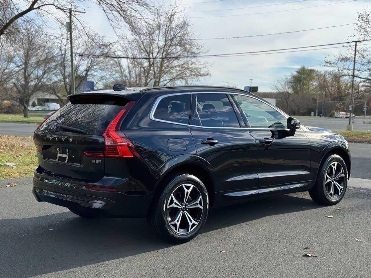 2022 Volvo XC60 AWD B5 Momentum