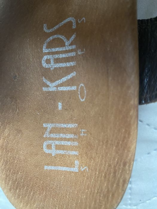 Skorzane sandaly  na malej koturnie rozm 40