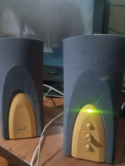 Колонки компьютера.