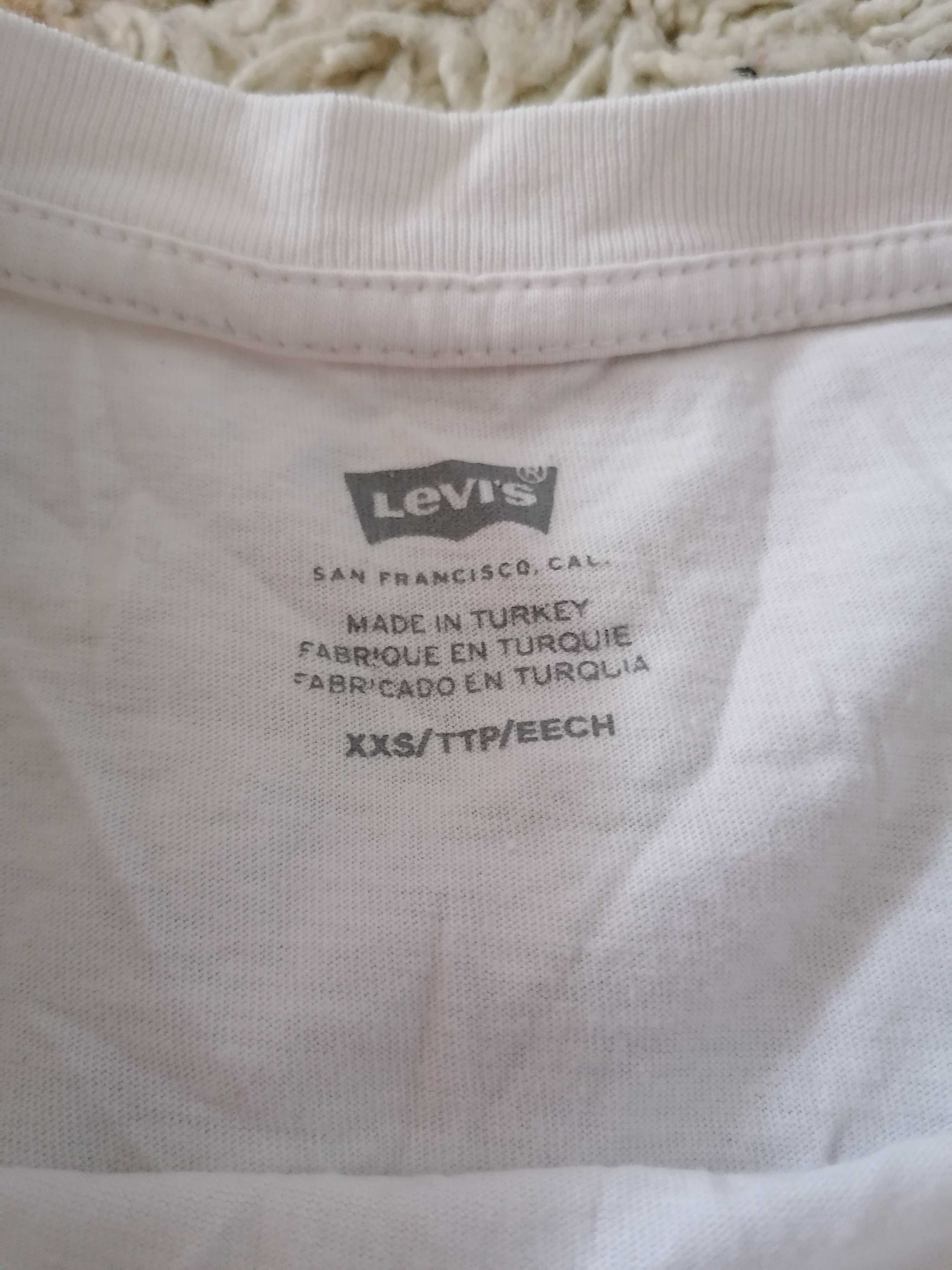 Levis Фирменная футболка\XXS