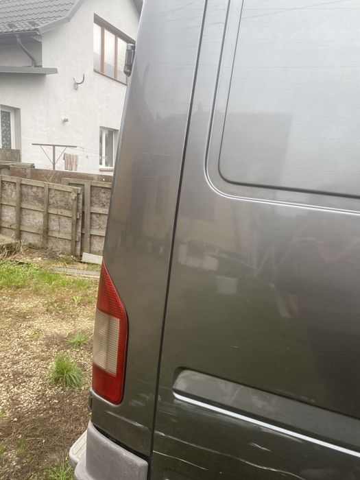 Мерседес спрінтер 2005 рік середня база