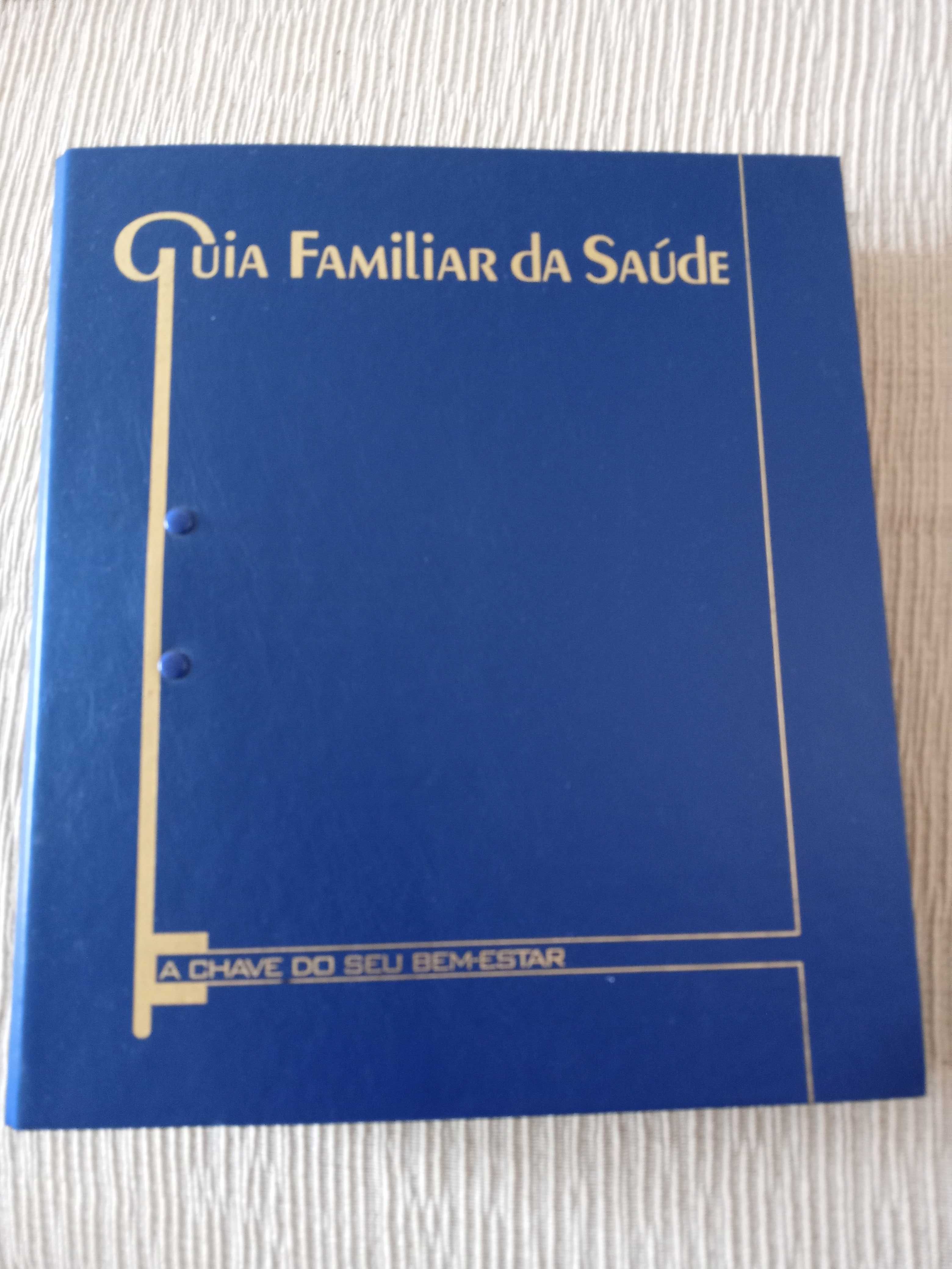 Guia Familiar de Saúde composto por um dossiê+separadores+fichas