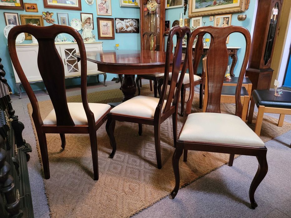 Cadeiras de sala - Valor unitário - Muito bom estado gera