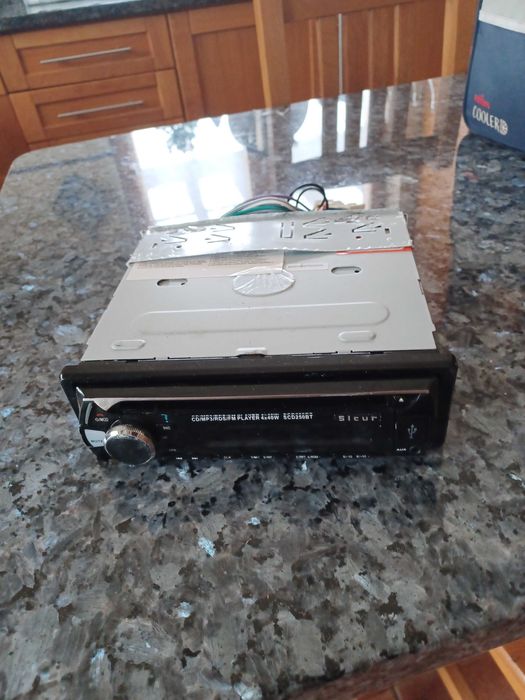 Radio Carro Sicur CD/MP3/RDS/FM PLAYER 4X40W SCD250BT Preto