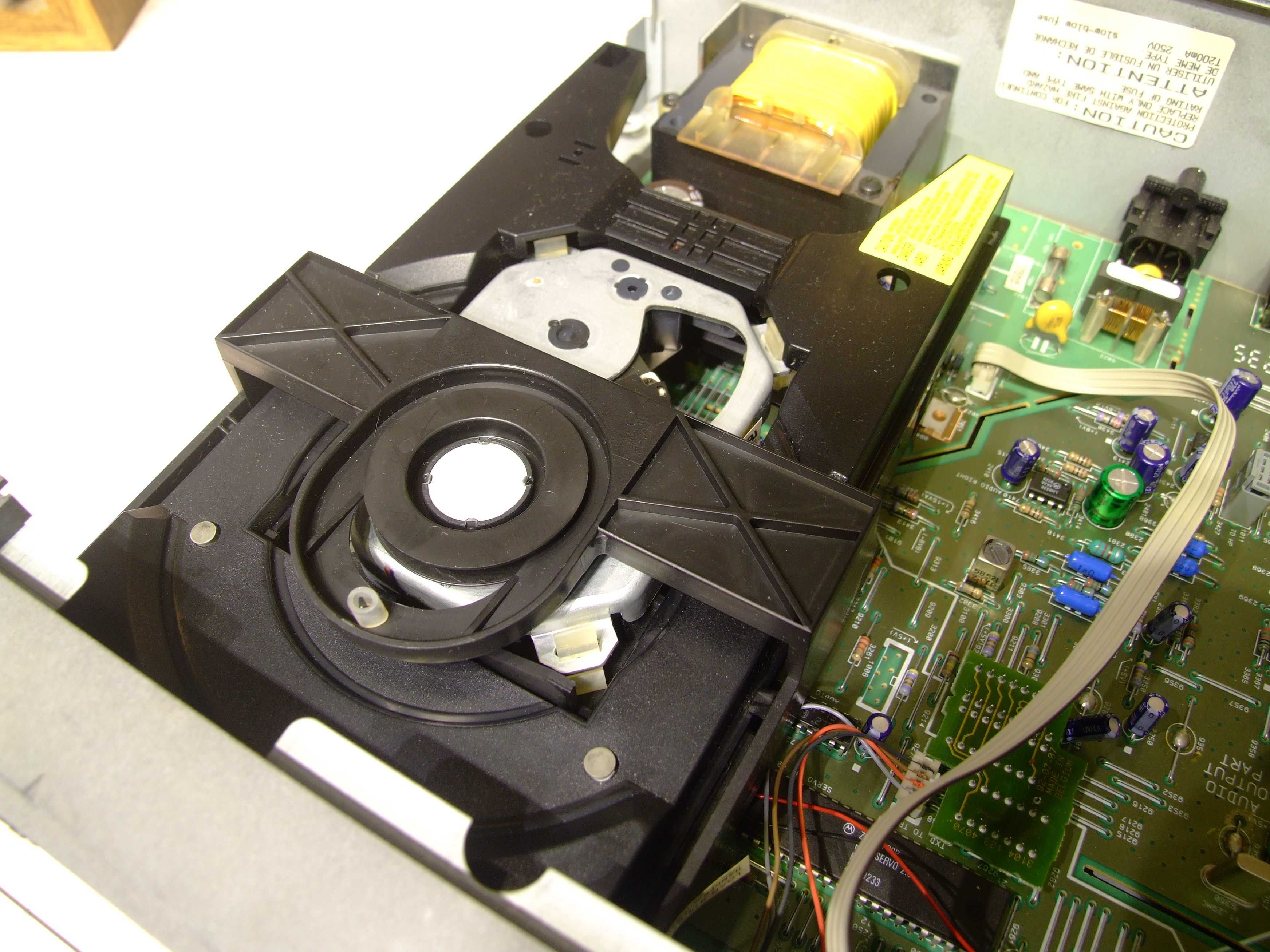 CD програвач Philips CDF-200. Транспорт CDM 9/44. Без передплати