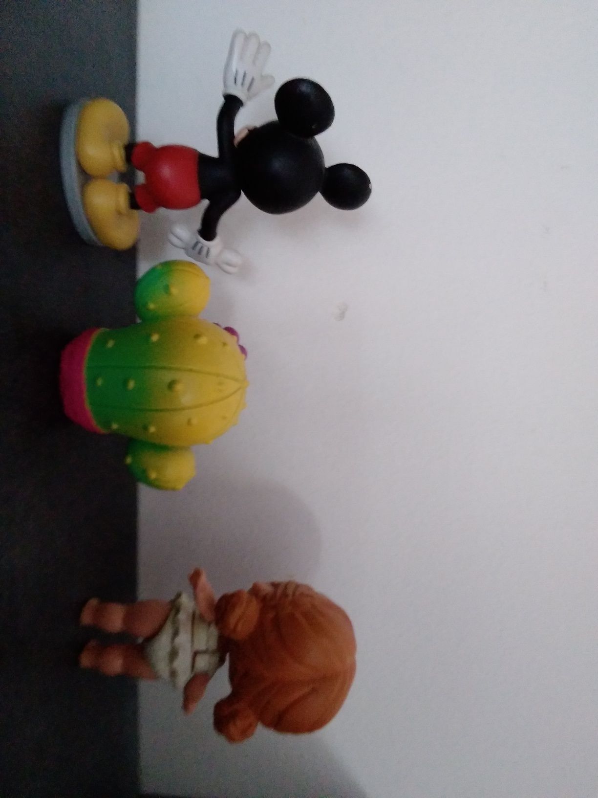 Mickey, Cacto ou Baby LOL