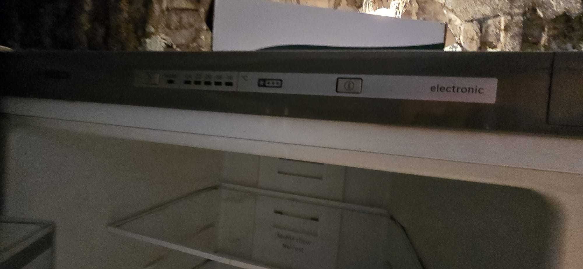 Lodówka Bosch 186cm, model KGN36NL20, uszkodzona częściowo