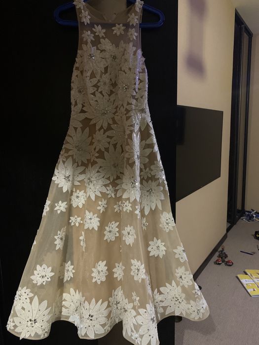 Выпускное , торжественное платье ( можно на свадьбу)