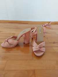 Sandałki nowe, różowe szpilki 39