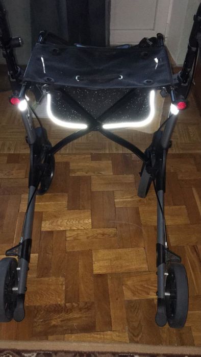 Ролатор для реабілітації