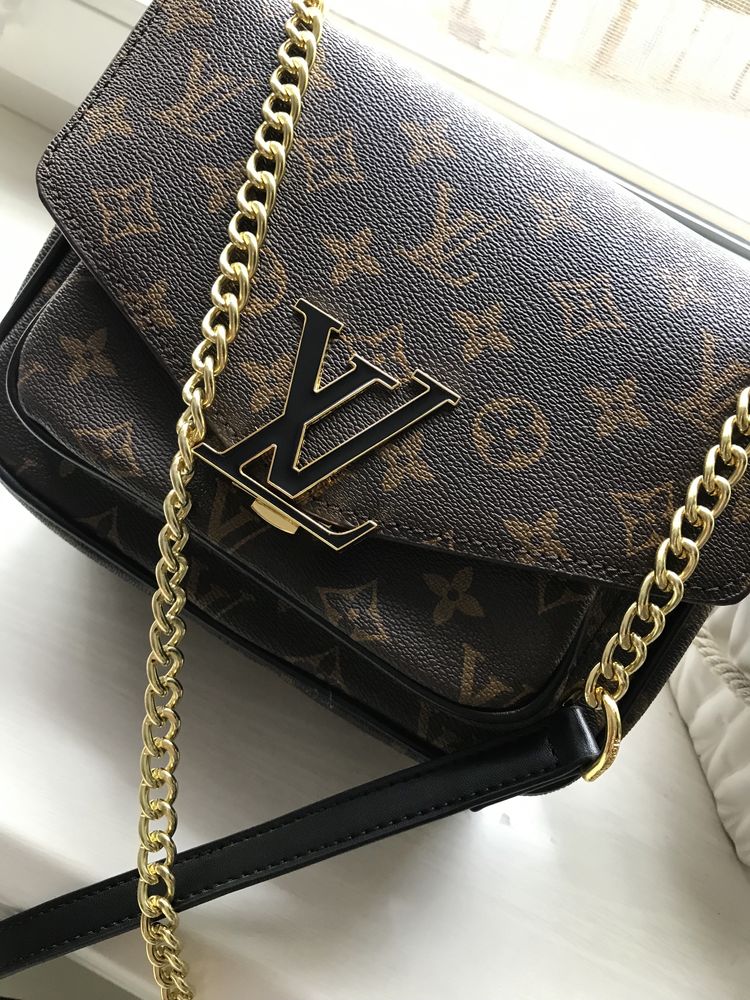 В наличии сумочка Louis Vuitton