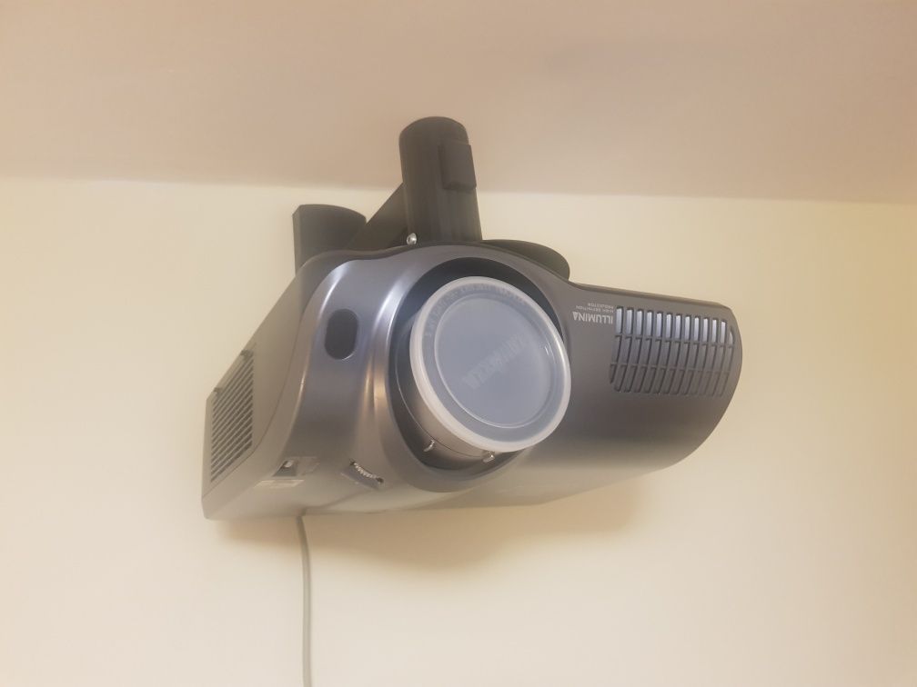 Sprzedam projektor Hitachi PJ-TX 200 uszkodzony