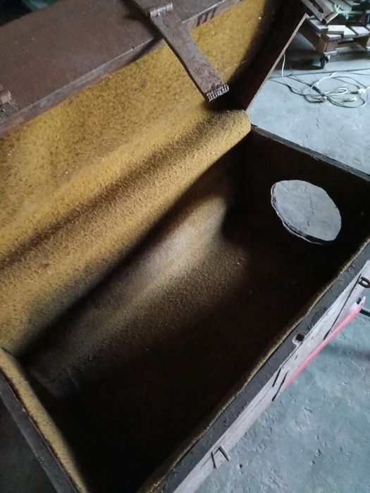 Buda dla psa z kufra