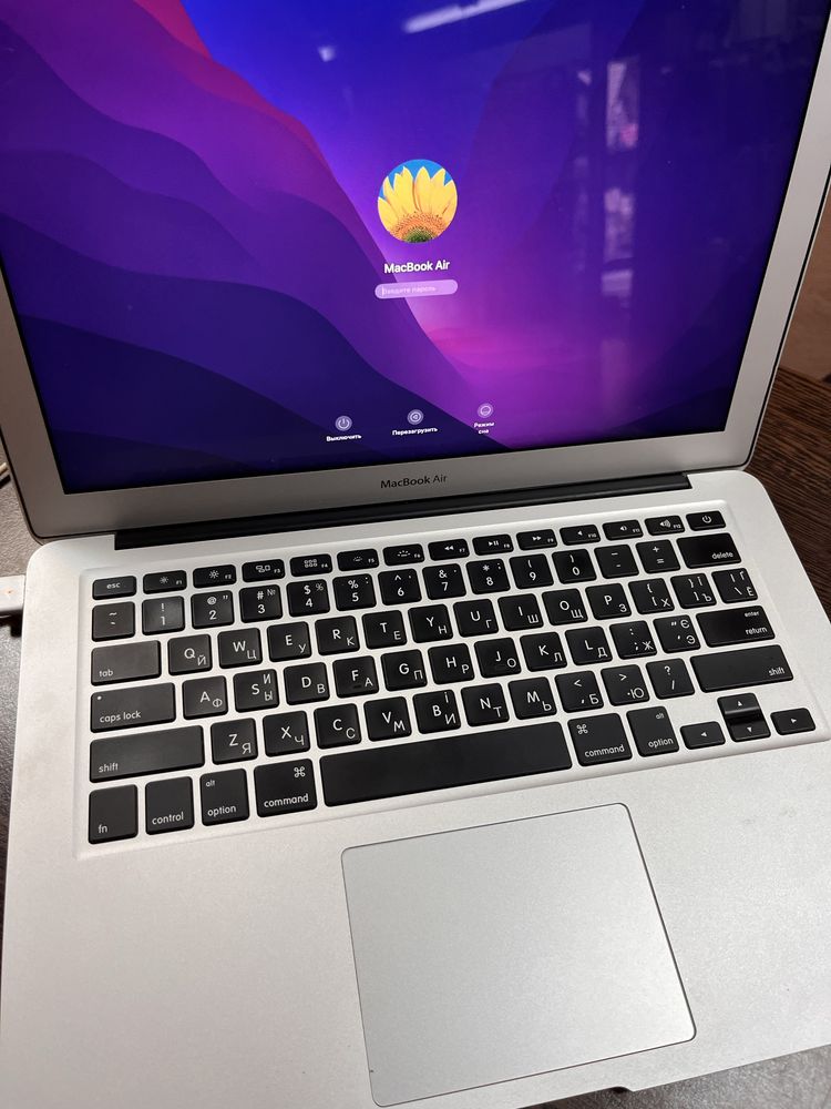 MacBook Air 13 2017 8/400gb i5