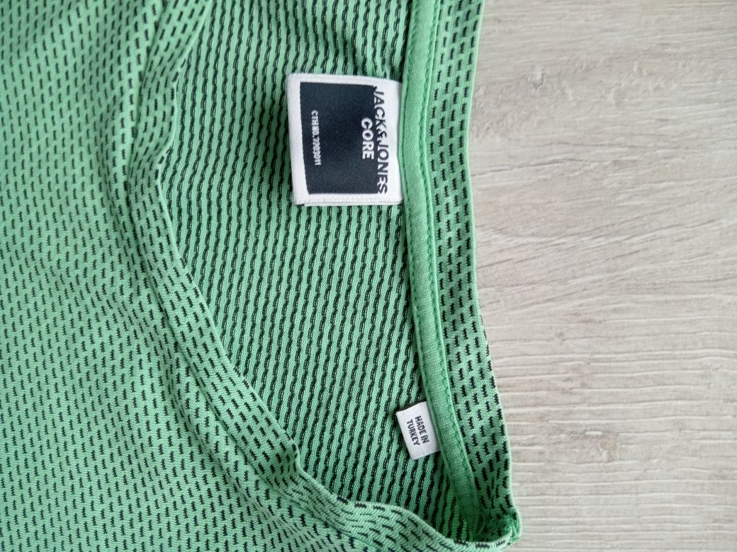 Sprzedam t-shirt męski L
