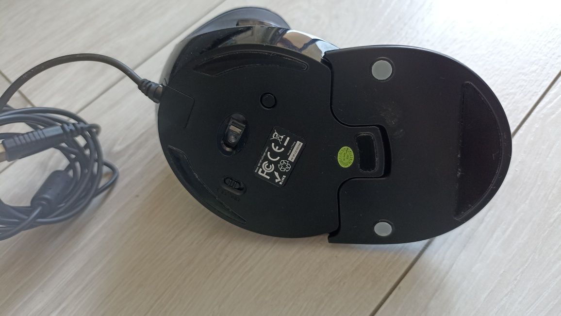 Pionowa mysz ergonomiczna Delux M618PU