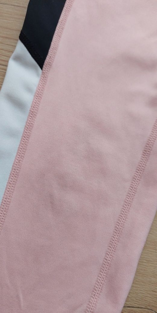 Spodnie legginsy 122/128 Nike Dri fit sport sportowe