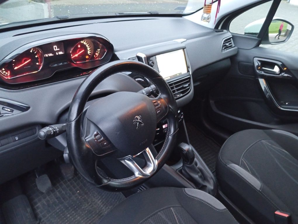 Peugeot 208 1.4 Hdi