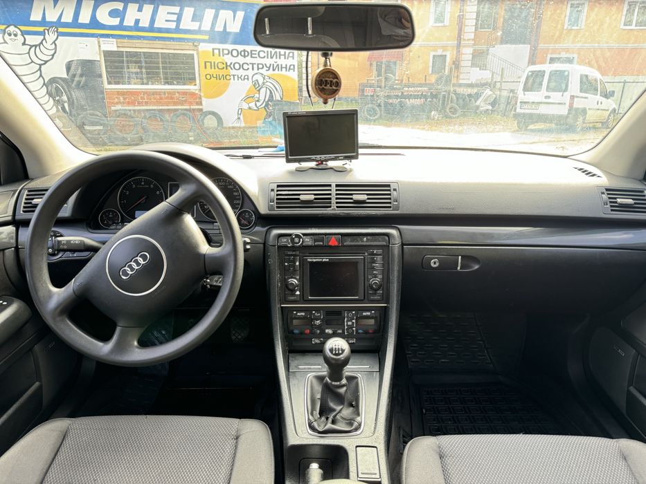 Продам Audi A4.