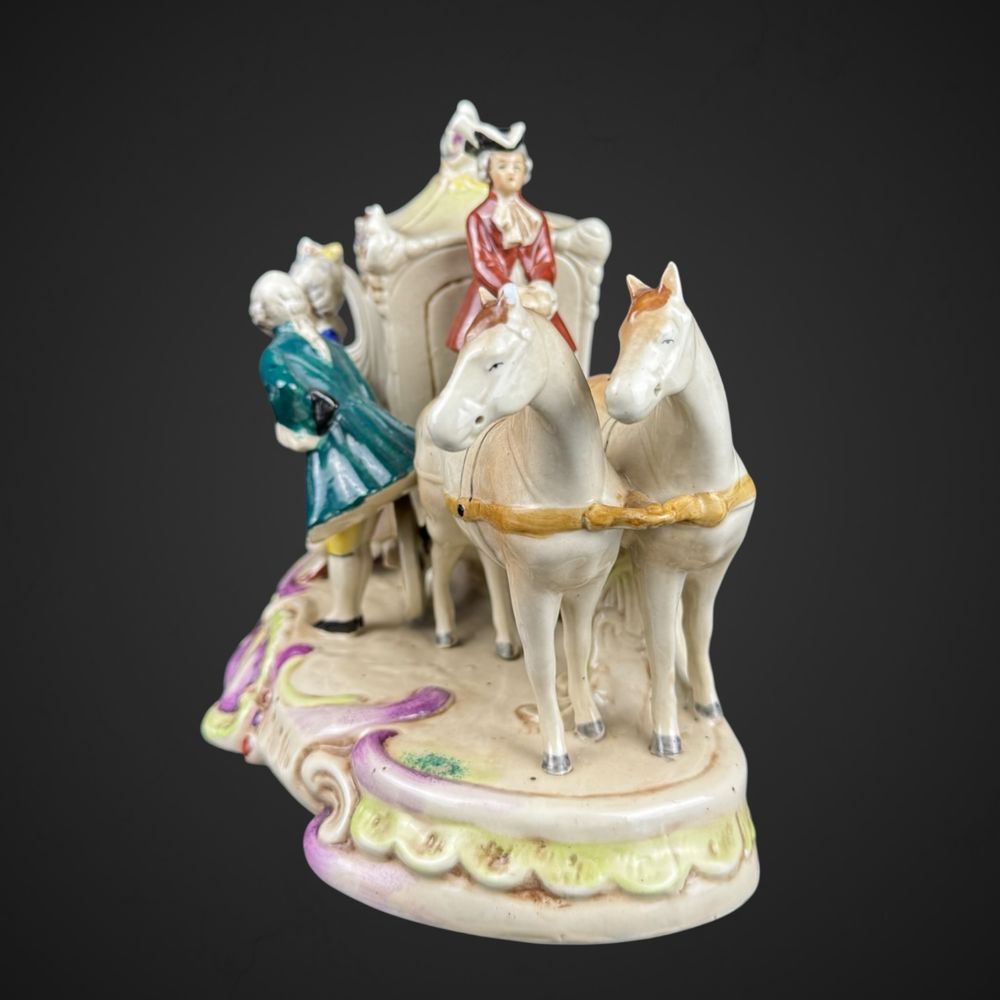Figurka niemiecka porcelanowa karoca z końmi B51/071413