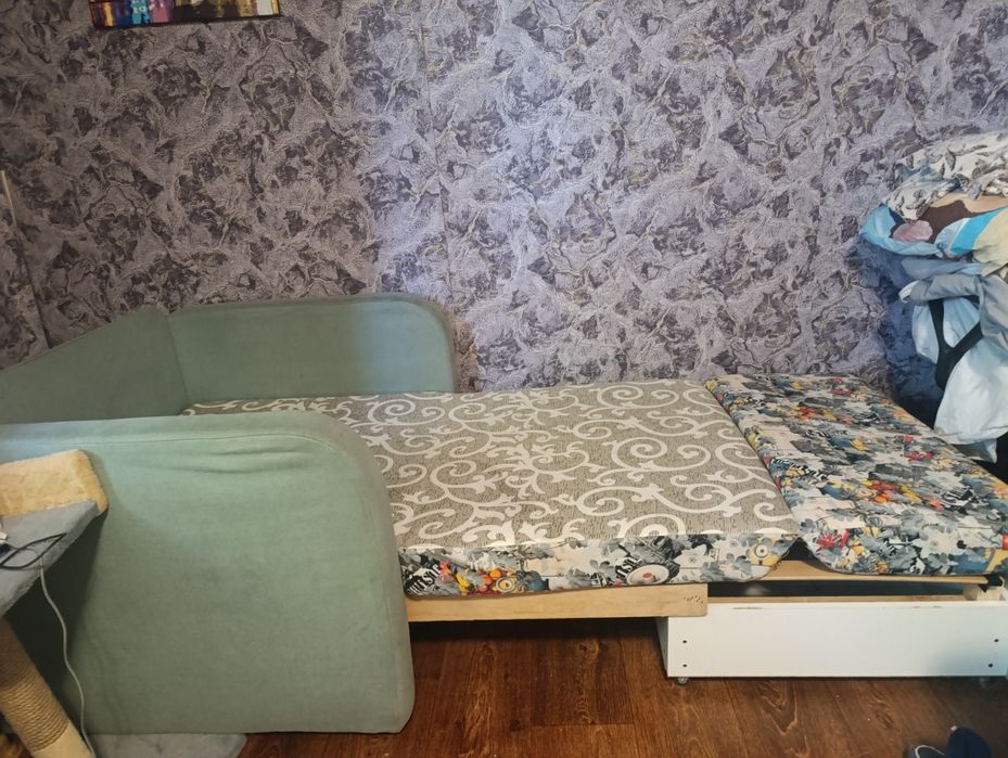 Срочно продам детский диван,длина 2м