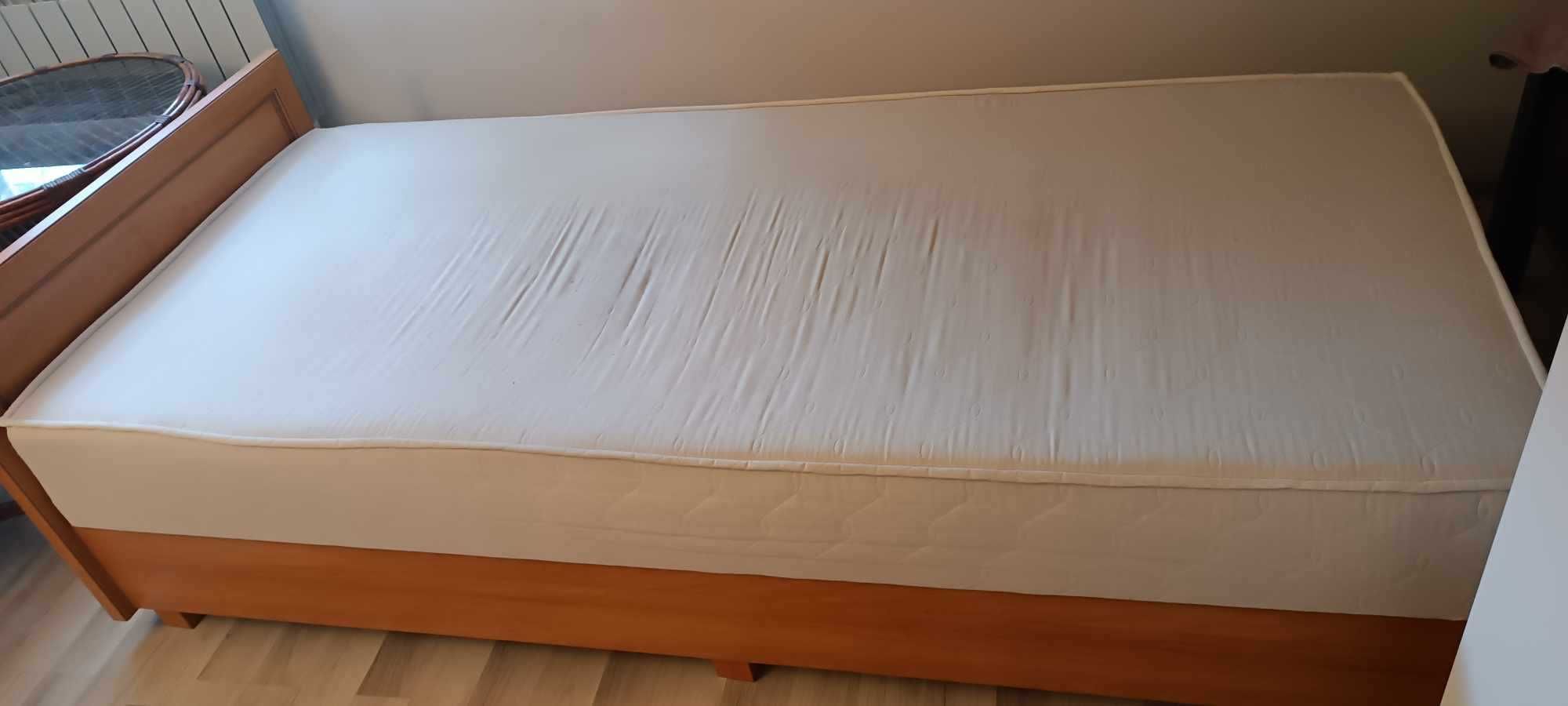 Łóżko z materacem 210x92cm