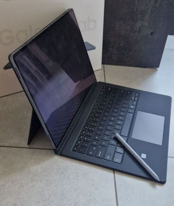Zestaw Tablet z rysikiem+etui+klawiatur gratis !!!