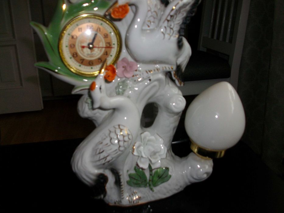 Lampka porcelaowa z zegarem