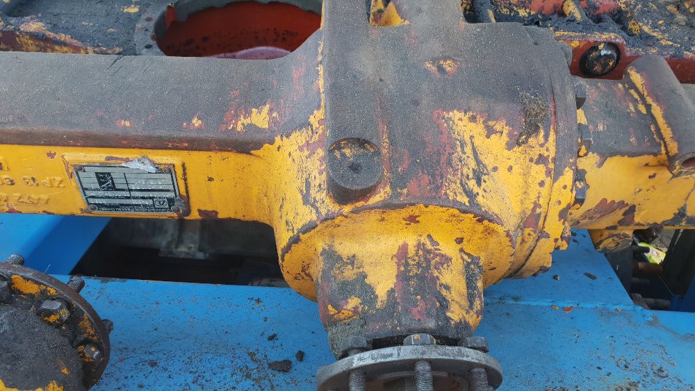 ładowarka most ZF AP 325 ahlmann zwolnica piasta półoś obudowa oś