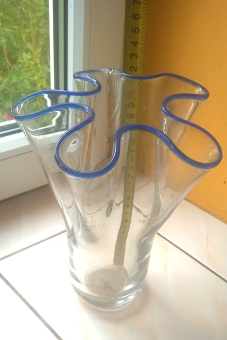 Pofałdowany wazon z lat 90 tych