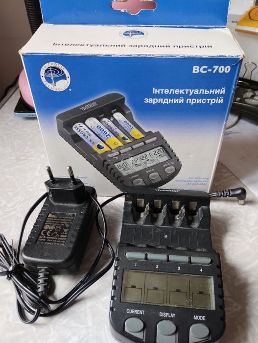 Зарядное устройство Technology BC-700