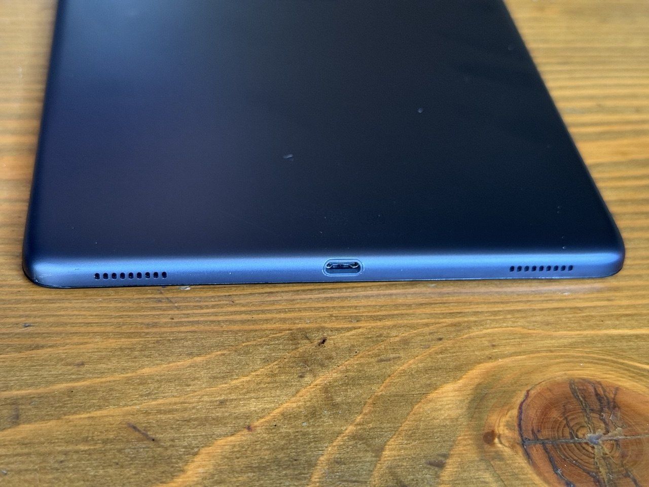 Планшет Samsung Tab A SM-T510 10.1 Wi-Fi Black