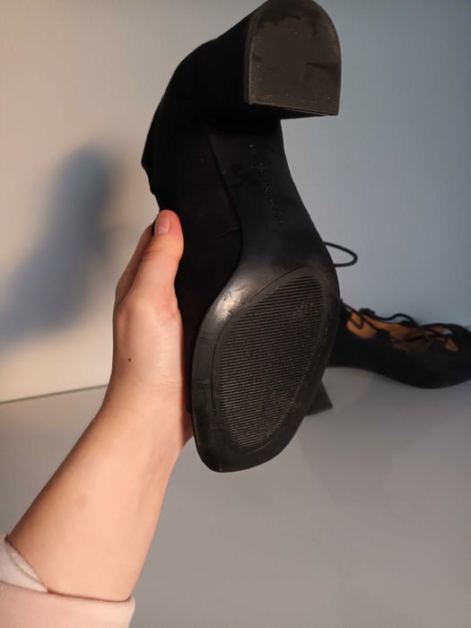 Sandałki buty na obcasie Stradivarius 38 czarne wiązane