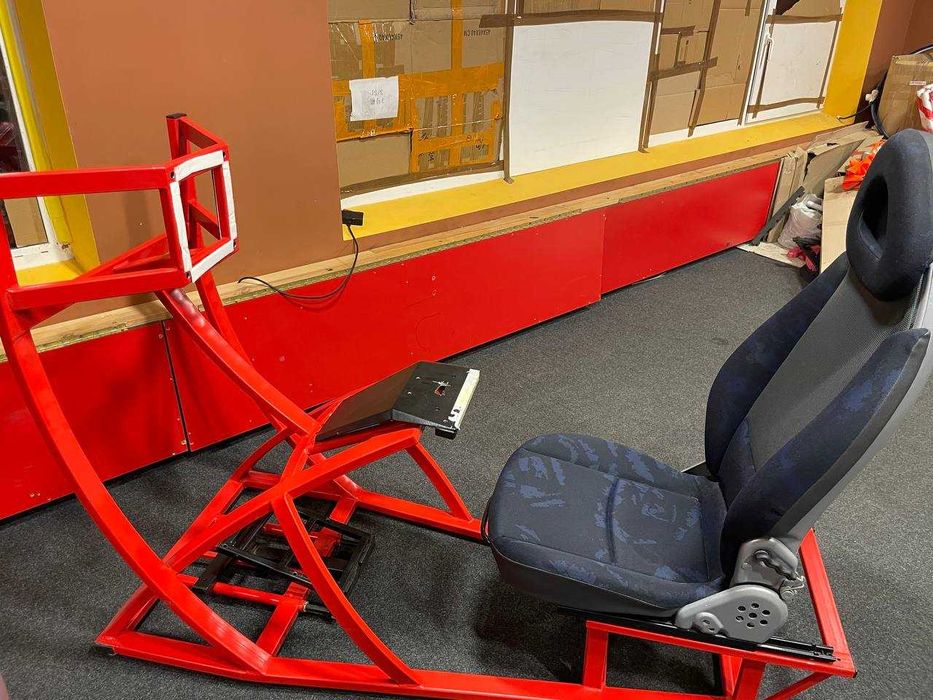 Рама автосимулятора з кріслом від смарта