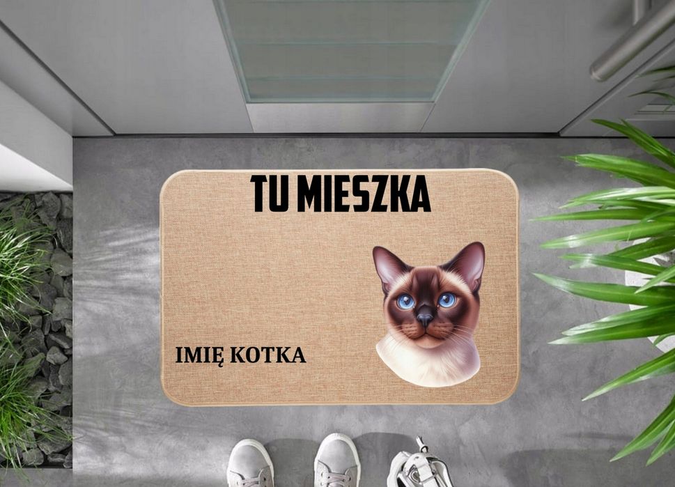 lniana wycieraczka wejściowa z kotem tu mieszka + imię kotka prezent
