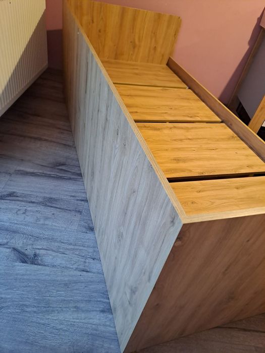 Łózko Agata Meble. Szufladu i półka pod łóżkiem