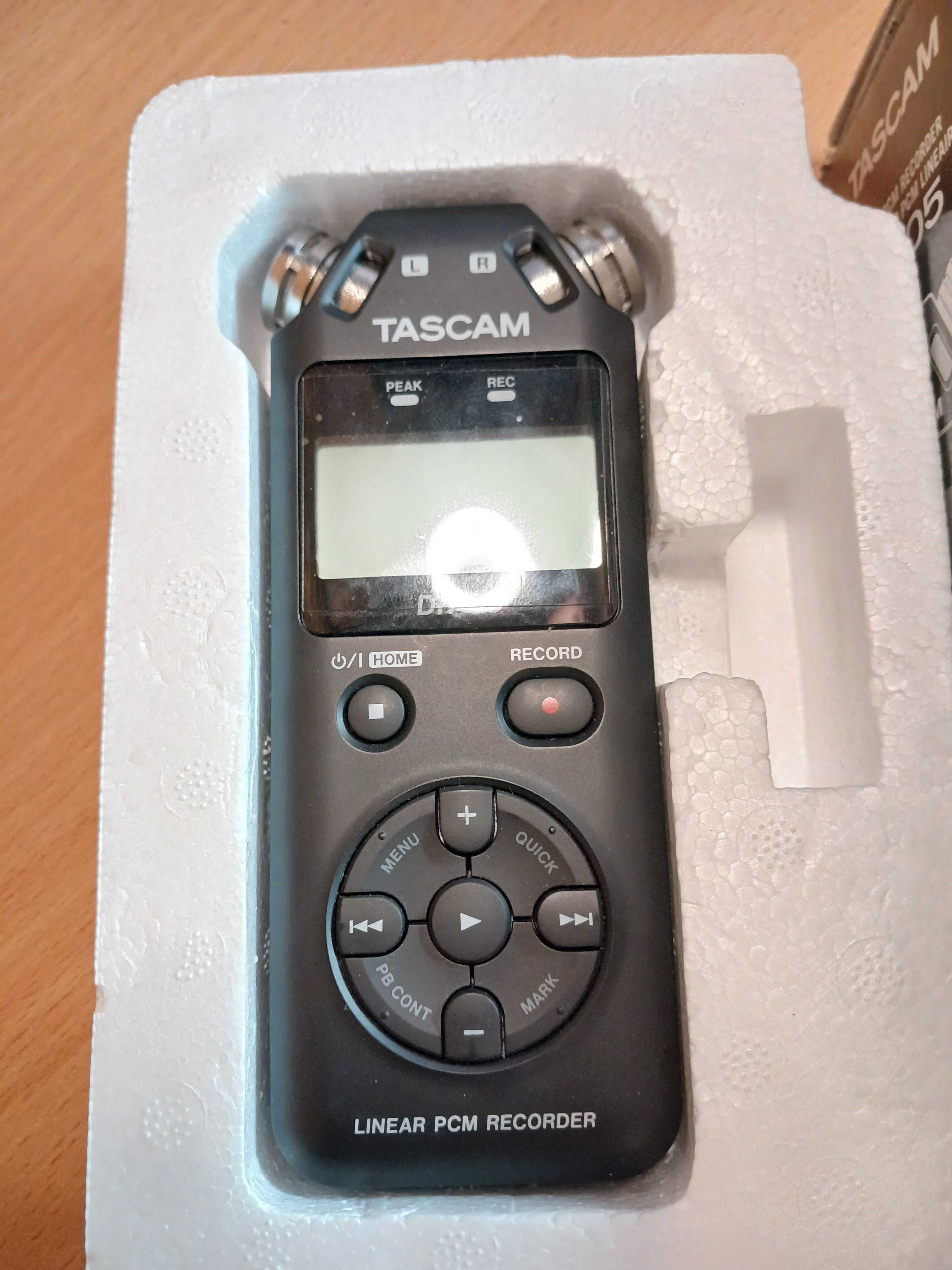 Диктофон цифровий Tascam DR-05X