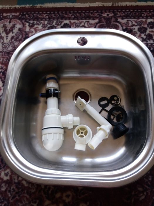 Продається кухонна мийка