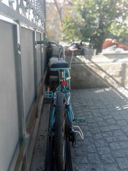 Vende-se bicicleta semi-nova