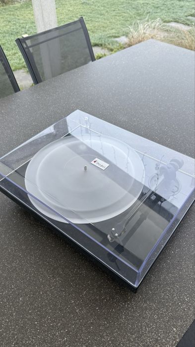 Gramofon Pro-ject 1-X Pression III zadbany komplet carbon
